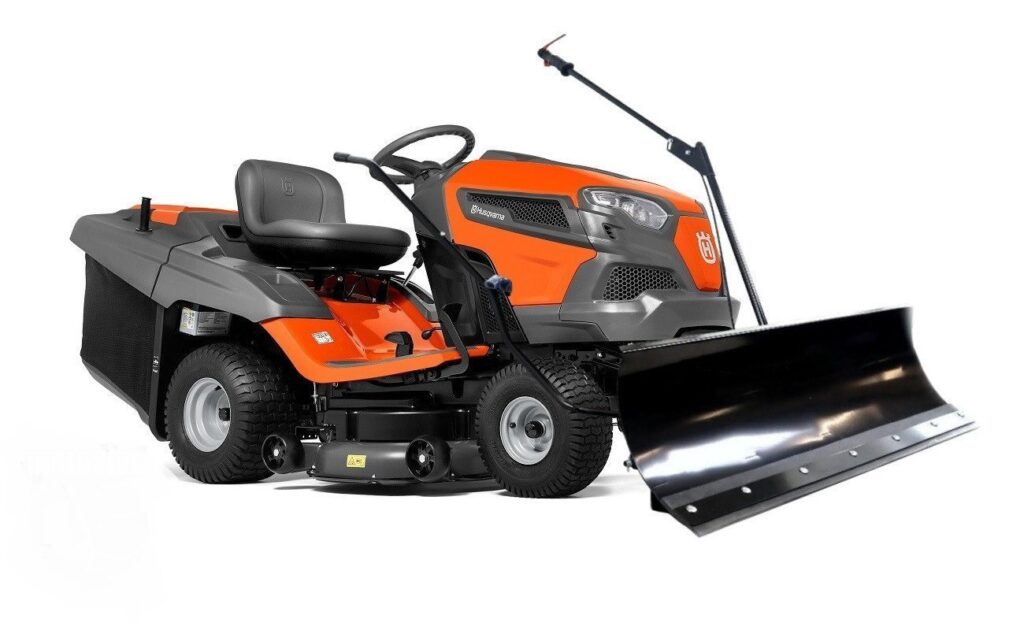 HUSQVARNA TC 242 T mit Schneeschild 120Plus & Gartentraktoren Anhänger 275